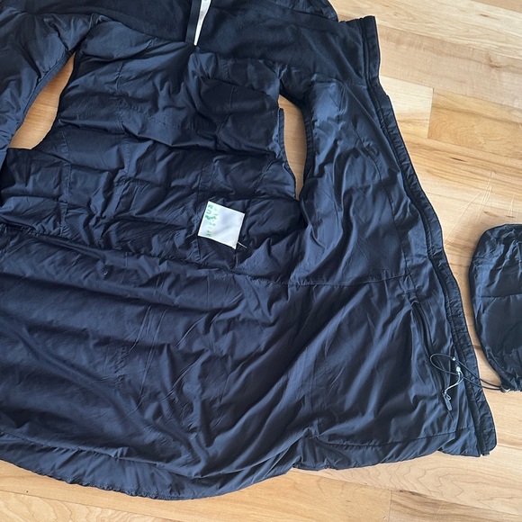 Lululemon Athletica Black Hooded Down-Filled Puffer Vest - Picture 6 of 7